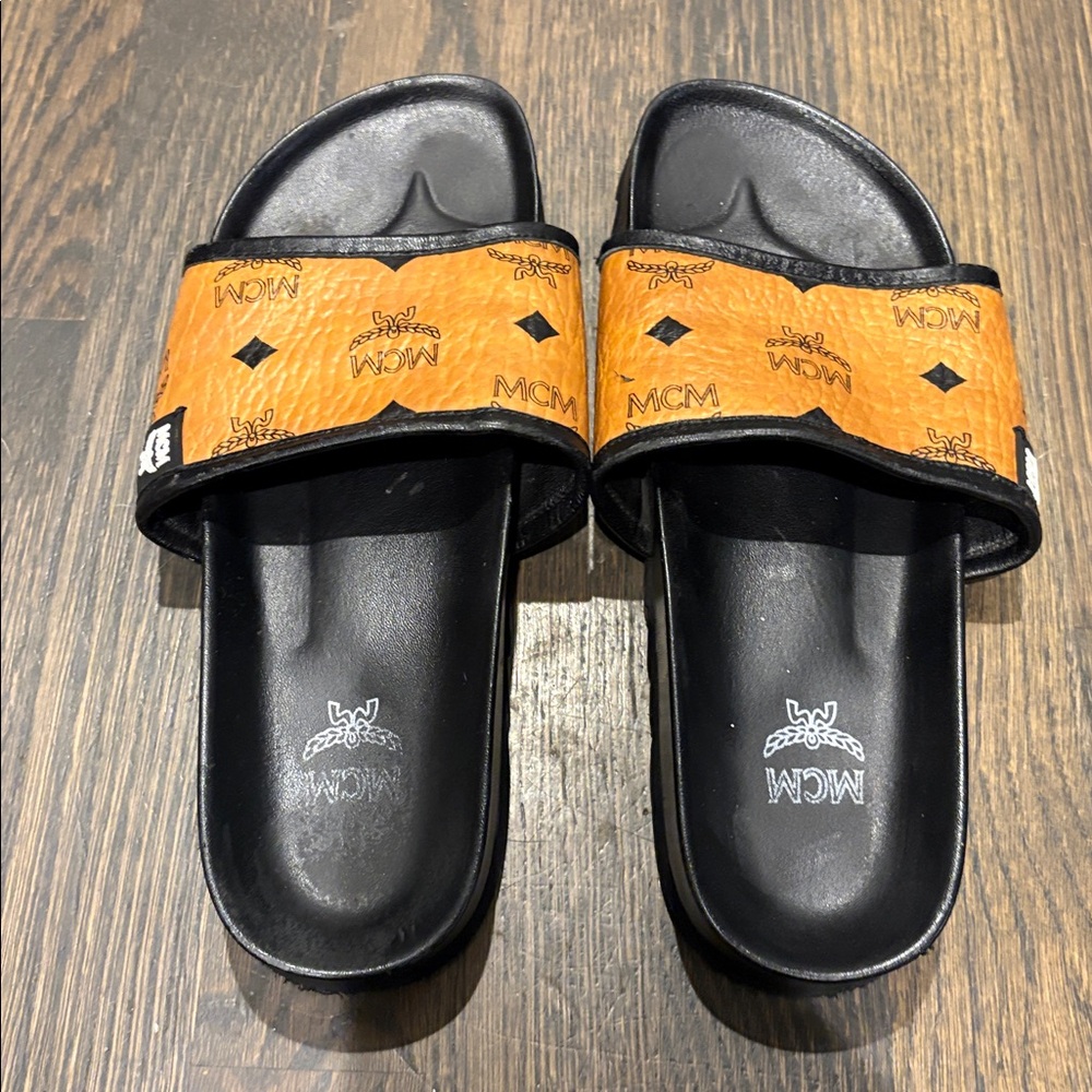 MCM Tan Slide Sandals pool rubber slides Korea size 39 women as is no rips - Picture 10 of 16